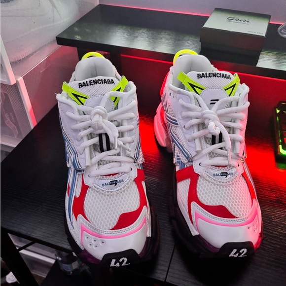BALENCIAGA WHITE RUNNERS - Picture 2 of 8